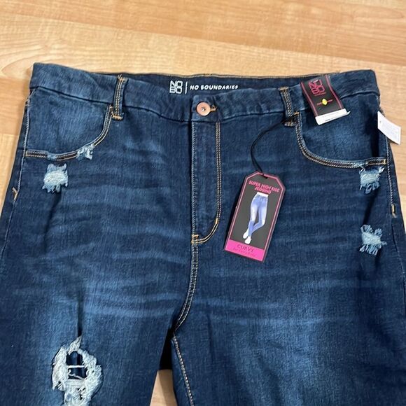 Women Super High Rise Jeans size 23 - Picture 2 of 4